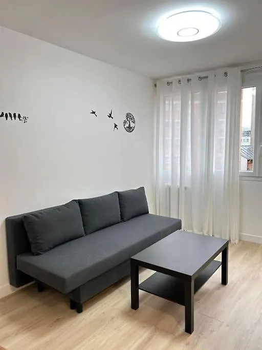 Apartment Spacious Near Carre De Baudouin Bua *