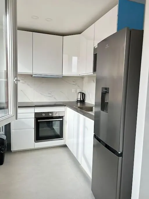Apartment Spacious Near Carre De Baudouin Bua *